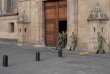 Refuerzan seguridad en Palacio Nacional por marcha/Militares en Palacio Nacional