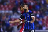 Sierra celebra después de anotar desde los once pasos. (@Club_Queretaro)