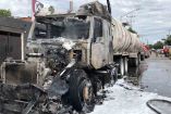 Arde cabina de carro tanque con 62 mil litros de diésel abordo
