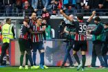 El Eintrach Frankfurt se dio un festín ante el Bayern. (Reuters)