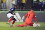 Nathanael Mbuku firmó el segundo tanto del equipo galo. (Reuters)