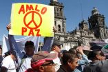 Miles de personas acudieron al Zócalo en respuesta a la invitación que lanzó el presidente, Andrés Manuel López Obrador, para celebrar su primer año en el cargo. Foto: Notimex