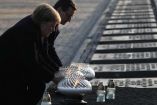 Merkel y Morawiecki recorrieron el crematorio del campo.