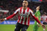 PSV Eindhoven acecha los primeros puestos tras golear al Zwolle. (AFP)