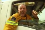 Bombero exhausto manda al diablo al primer ministro de Australia