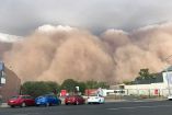 Tormentas 'apocalípticas' azotan a Australia, en medio de incendios