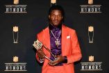 Lamar Jackson consiguió siete anotaciones y 36 pases de anotación. (Reuters)