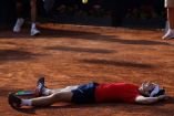 El brasileño Thiago Seyboth Wild festeja su victoria sobre el noruego Casper Ruud, en la final del Abierto de Chile, el domingo 1 de marzo de 2020 (AP)
