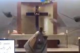 Explosión de Beirut toma por sorpresa a cura durante misa; así reaccionó
