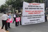 Taxistas protestan contra apps de transporte frente a Semovi