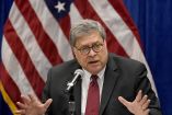 Barr fue a la Casa Blanca, donde Trump dijo presentó su carta de renuncia. “Según la carta, Bill dejará el cargo justo antes de la Navidad para pasar las fiestas con su familia”, tuiteó.