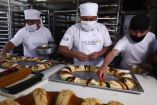 La Pastelería "Los Globos" por años ha producido diversas rosca de reyes que tienen el sello de la familia George. 