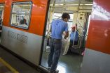 Los vagones del Metro representan un espacio en el cual el riesgo de contagiarse de covid es extraordinariamente alto. Foto: Cuartoscuro/Archivo