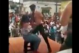 Primero un bailarín masculino con poca ropa usó a una dama simpatizante de Aaron Salazar Cisneros