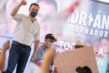 El aspirante del PRI-PRD a la gubernatura de Nuevo León, Adrián de la Garza Santos, durante un acto de campaña, ayer. Imagen tomada de Facebook: @AdrianDeLaGarzaS