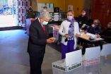 El presidente Andrés Manuel López Obrador y su esposa Beatriz Gutiérrez Müller al emitir sus votos. Imagen: Captura de video