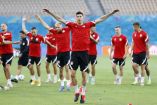 Robert Lewandowski recibió duras críticas en Polonia tras su debut en la Eurocopa. (Reuters)