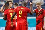 El festejo del segundo gol de Bélgica sobre Finlandia entre Romelu Lukaku y Kevin de Bruyne (AP)