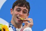 Mediante su empresa, Tom Daley, recauda la mayor cantidad de dinero para aquellos niños que padecen de tumores cerebrales. (Foto: AFP).
