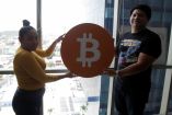 Se desploma el bitcóin en debut como moneda oficial de El Salvador