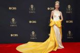 Famosos se lucen en alfombra roja de los Emmy 2021