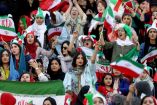 Una de las pocas veces en que las mujeres pudieron asistir a un partido en el estadio Azadi de Teherán se remonta a octubre de 2019. (Reuters)