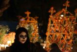 La Secretaría de Turismo de Michoacán, dio a conocer la realización de los recorridos turísticos en el Panteón Municipal, tradicionales durante la Noche de Muertos. Foto: Cuartoscuro