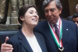 Celeste Batel y Cuauhtémoc Cárdenas tras la entrega de la medalla Belisario Domínguez al excandidato presidencial en 2011. (Cuartoscuro | Archivo)
