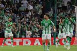 Diego Lainez jugó el segundo tiempo en el empate 1-1 entre el Real Betis y el Bayer Leverkusen (AP)
