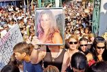 En 2005, miles salieron a las calles en Asunción para condenar el asesinato de Cecilia. Foto: AP/ Archivo