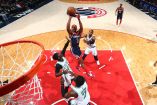 Bradley Beal aportó 36 puntos para la victoria de los Wizards. (AFP)