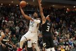 Donovan Mitchell consiguió 28 puntos para el Jazz ante los Buck. (Reuters)