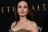 Ser una mujer fuerte no significa dejar a un lado feminidad: Angelina Jolie