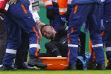 Neymar abandonó el campo entre lágrimas tras torcerse el tobillo en el duelo entre el PSG y Saint-Étienne. (Reuters)