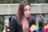 La joven Ainara ofreció un mensaje a medios de comunicación. Foto: Especial