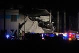Una gran parte del techo del depósito de Amazon en Edwardsville había sido arrancada por el tornado, mientras que una de sus paredes había colapsado. Foto: AFP