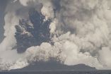Videos del tsunami en Tonga: 'creía que bombas explotaban cerca de casa'