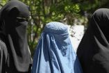  El burka es un velo integral con una rejilla de tela a nivel de los ojos, tradicionalmente usado en las zonas más conservadoras del país. Foto reuters