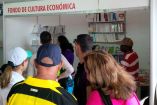 Stand del Fondo de Cultura Económica en la FIL de La Habana, en 2015. Imagen tomada de Facebook: @FCEMexico