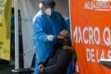 Ayer en México se registraron cerca de 18 mil contagios por covid-19, cifra menor a las 60 mil que se reportó en días pasados. Foto: Cuartoscuro