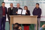 El presidente López Obrador, la gobernadora de Tlaxcala y los titulares de la Secretaría de Salud y el IMSS firman convenio. Foto: Especial 