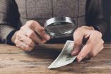 Joven usó billetes de juguete para robar por cuatro años a tienda donde trabajaba