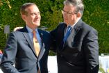 El canciller Marcelo Ebrard (der.) junto con el alcalde de Los Ángeles, California, Eric Garcetti. Foto: SRE