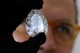 Es el "mayor diamante pera de color D-Z (tonos de blanco) jamás clasificado. Foto afp