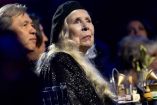 El canadiense Joni Mitchell fue homenajeado en gala previa a los Grammy/AFP