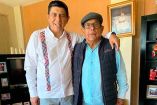 El candidato de Morena a gobernador, Salomón Jara Cruz, junto a su padre Moisés Jara Bolaños. Foto: Especial
