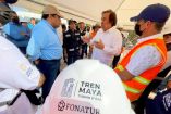 El titular de Fonatur, Javier May (camisa azul), al supervisar los trabajos del Tren Maya. Imagen tomada de Facebook: @TabascoJavier