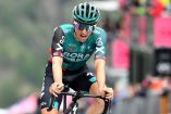 Jai Hindley conduce su bicicleta en la penúltima jornada del Giro de Italia