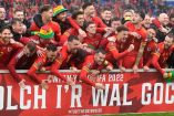 Los jugadores de Gales festejan