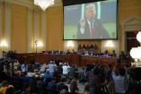Un video de Trump se exhibe durante una audiencia sobre el asalto al Capitolio.